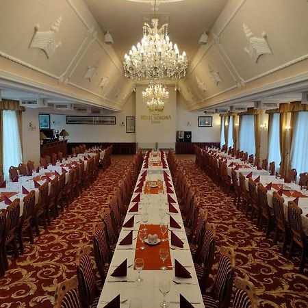 Hotel Korona Wellness, Rendezveny Es Borszalloda Eger Exteriör bild