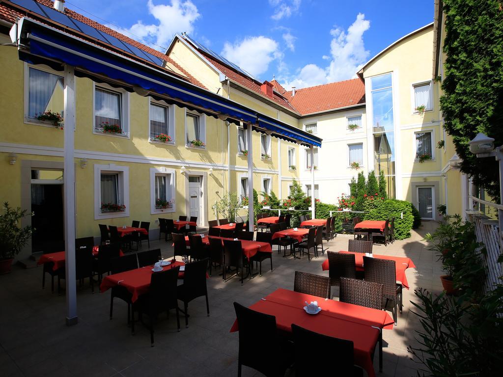 Hotel Korona Wellness, Rendezveny Es Borszalloda Eger Exteriör bild